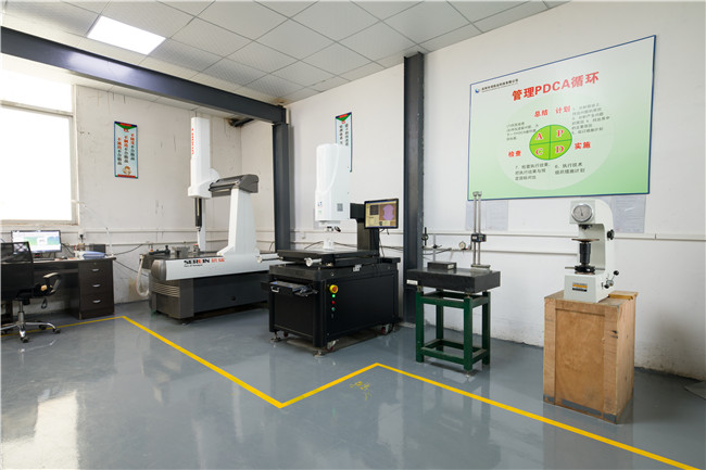 模具测量室.jpg 模具测量室.jpg